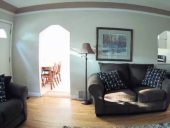 5th image of 23305 Melville Ave