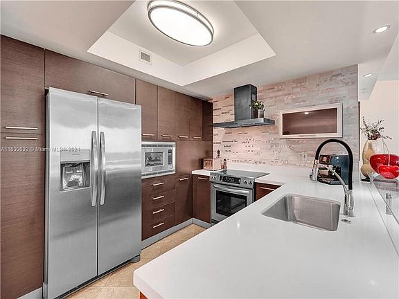 3rd image of 150 Sunny Isles Blvd Unit 1901
