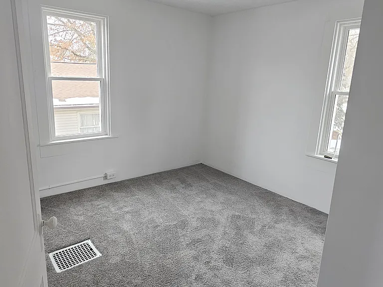 126 W Liberty St #B — Photo 7