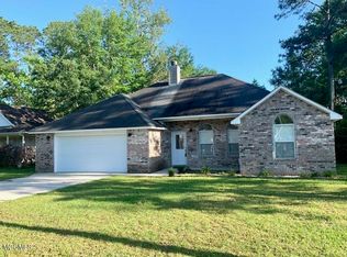 2009 Woodville Ln, Gautier, MS 39553
