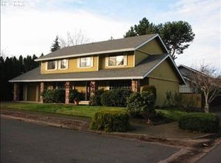 492 72nd St, Springfield, OR 97478