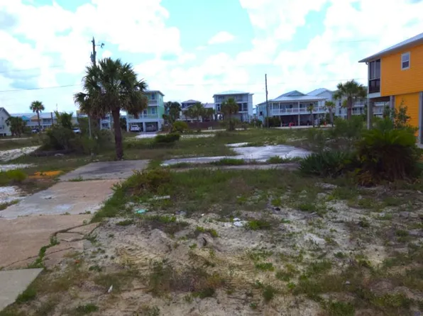 111 S 40th St, Mexico Beach, FL 32456