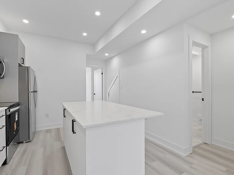 587 Oakwood Ave — Photo 48