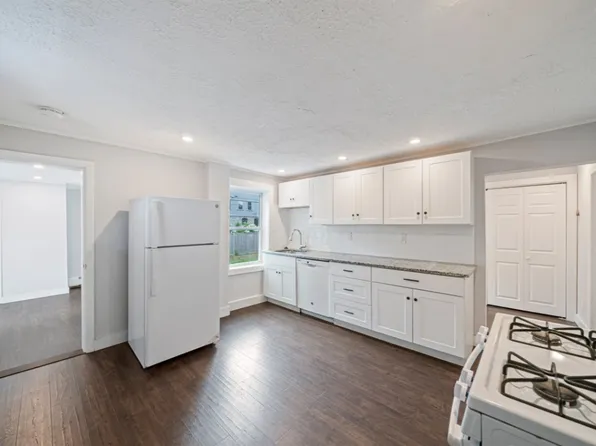 148 Bolyston St #2, Canton, MA 02021
