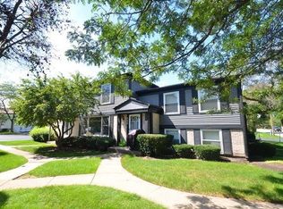 146 Inverrary Ln, Deerfield, IL 60015