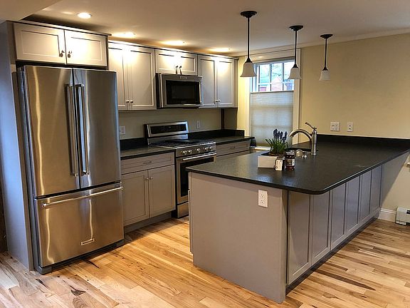 3rd image of 6 Purchase St