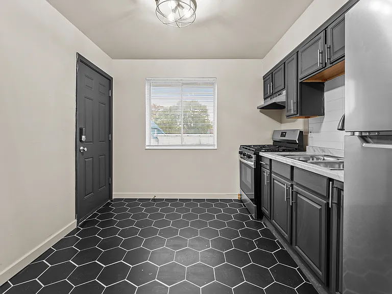 9943 Diamond Dr #10 — Photo 2