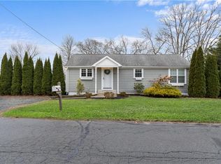 19 Deer Run Trl, Smithfield, RI 02917