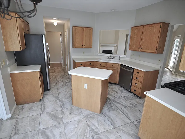 602 Timbergrove Ct — Photo 10