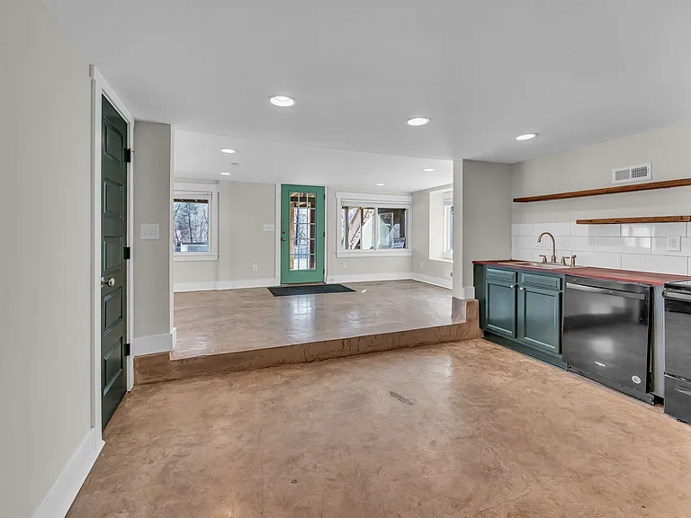 1202 Kirkland Ave #A — Photo 1