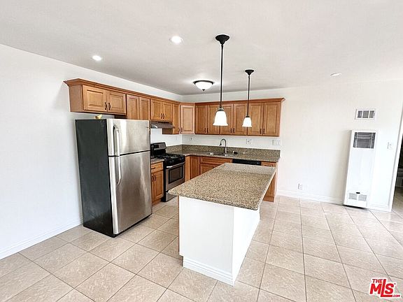 3rd image of 7209 Willoughby Ave APT 10