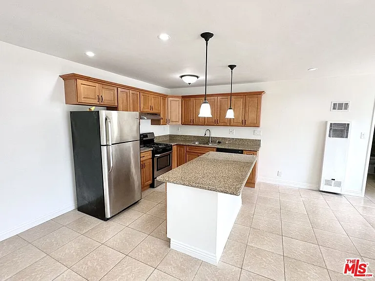 7209 Willoughby Ave #10 — Photo 3