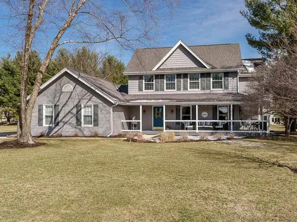 7468 Joy Ln, Roscoe, IL 61073