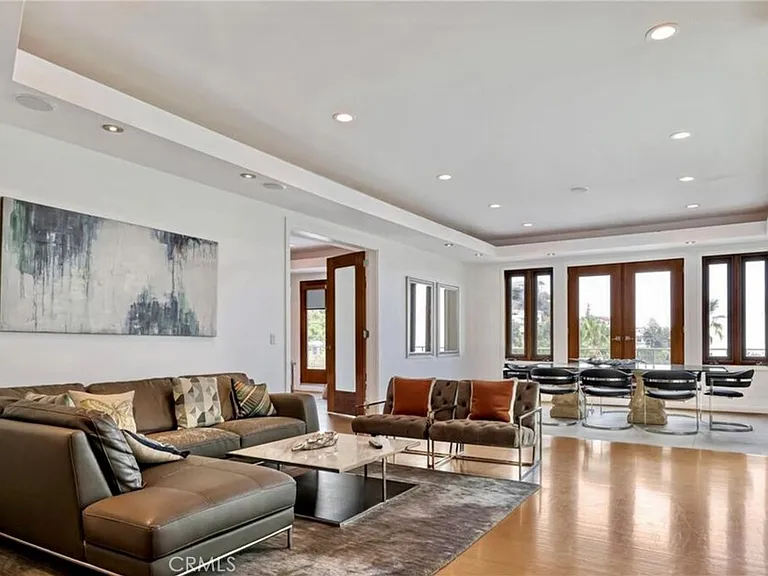 8835 Evanview Dr — Photo 10