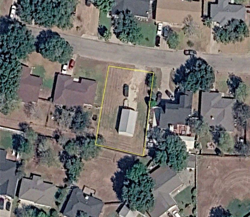 1st image of 711 3rd St