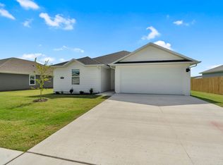 940 Rently St, Prairie Grove, AR 72753