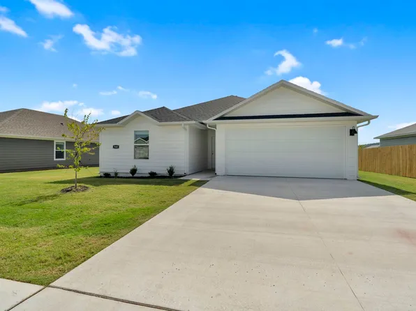 940 Rently St, Prairie Grove, AR 72753