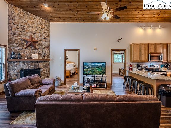5th image of 1431 Beech Mountain Parkway