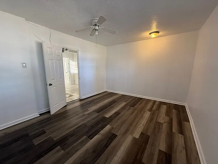 950 E Washington Ave #A — Photo 11