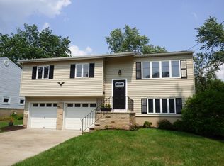 12 Brentwood Rd, Raritan, NJ 08869