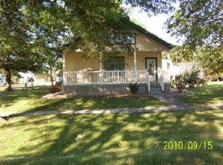 351 N Pelham Ave, Giltner, NE 68841