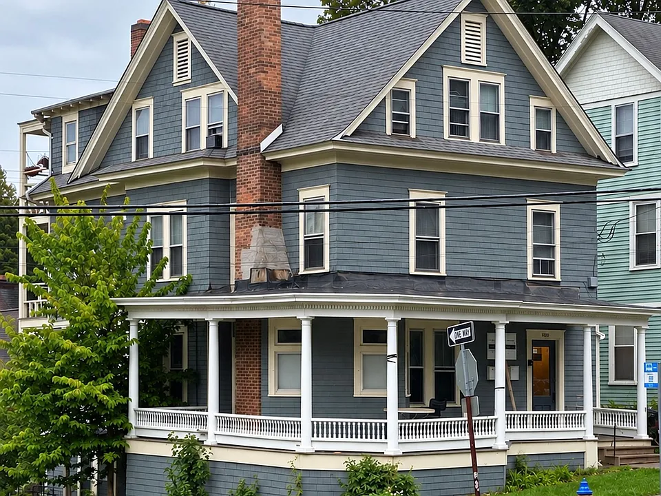202 Stewart Ave
