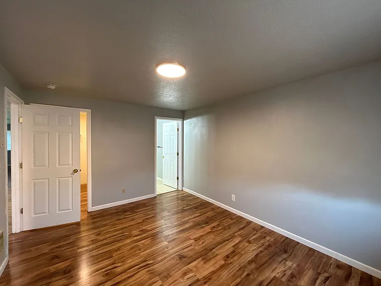 2853-2855 SW Umatilla Ave — Photo 5