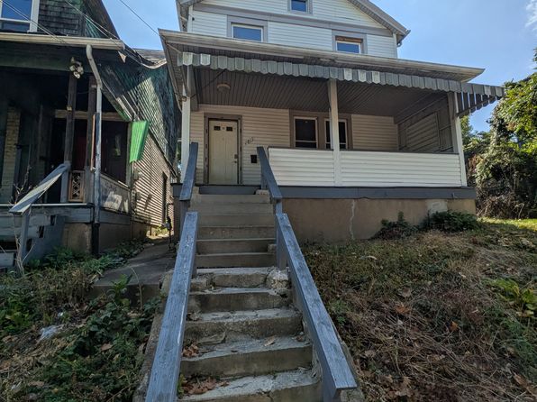 1813 Converse St