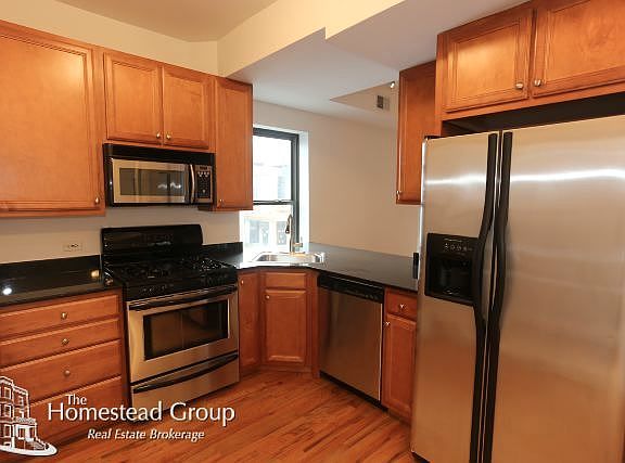 3rd image of 925 W Sunnyside Ave #Three