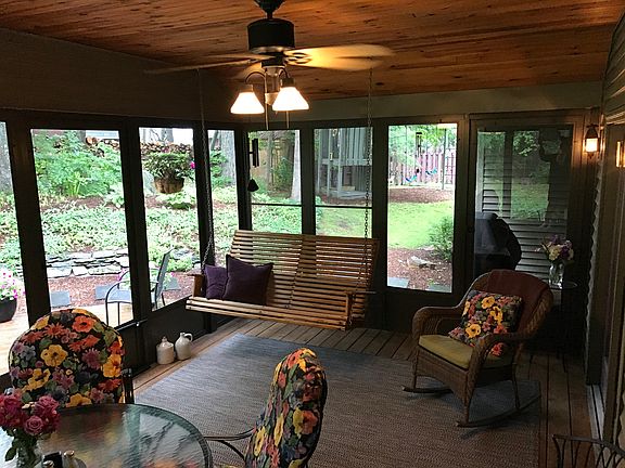 Screened in Porch