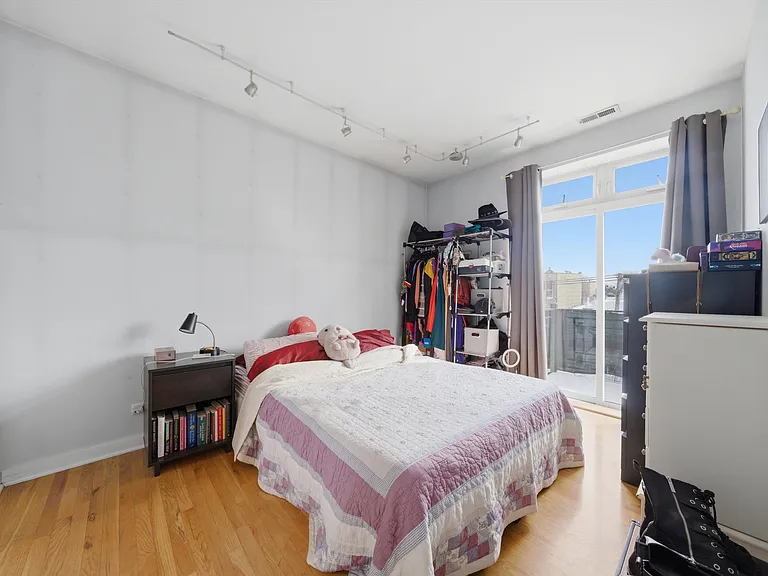 3231 W Hirsch St #3R — Photo 10