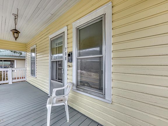 3rd image of 708 N Main Ave