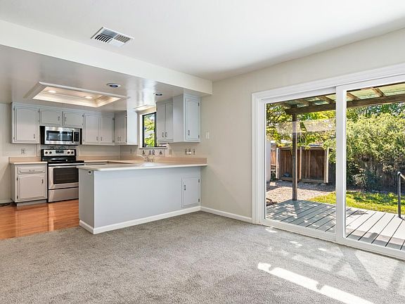 4th image of 753 Nebraska Drive