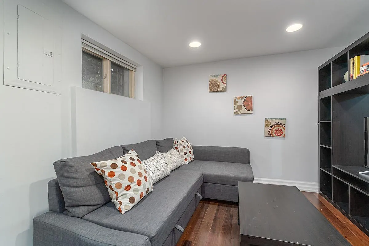 724 13th St SE — Photo 3