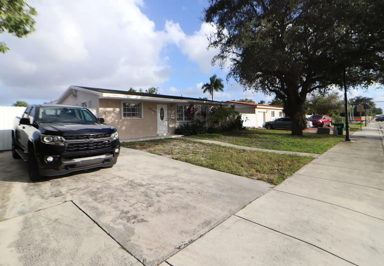 3 bed, 3.0 bath, 1697 sqft, $3,600 — Photo 3