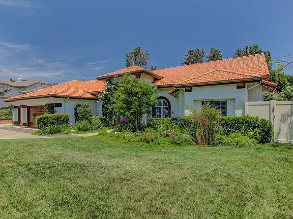 5th image of 41990 Avenida Sonoma