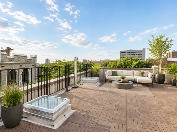 427 East 140th Street image 1 of 7