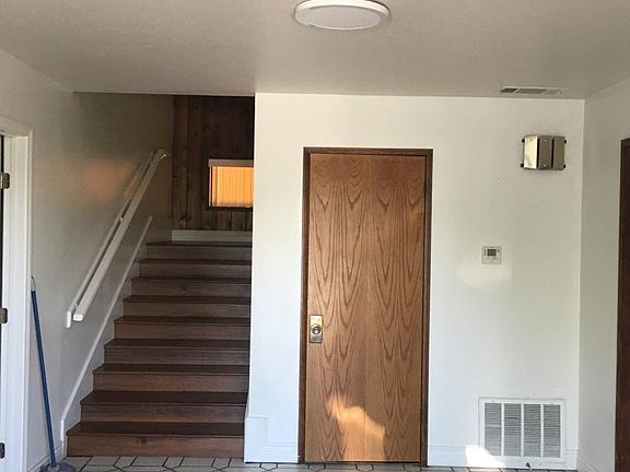 3rd image of 5791 N Pershing Ave