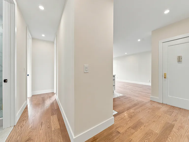 2600 Amsterdam Ave #5C — Photo 9