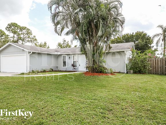 2nd image of 462 SE Streamlet Ave