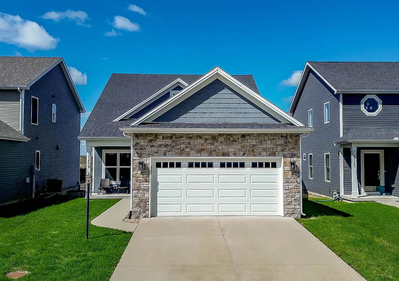 Stunning Golf Course Views & Spacious Modern Living! — Photo 2