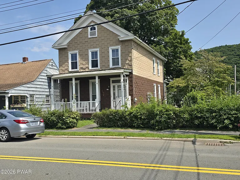 195 W Main St — Photo 2