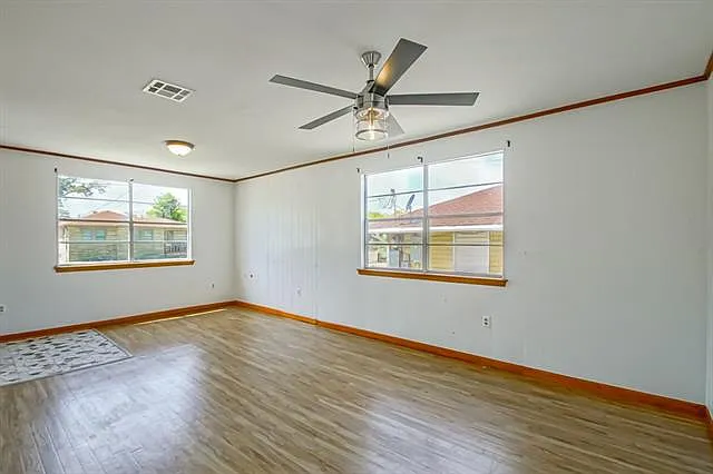 429 Olive Ave — Photo 10