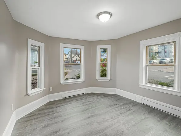 53 Sterling Ave, Providence, RI