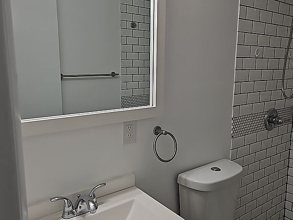 5th image of 1500 SW 131st Pl