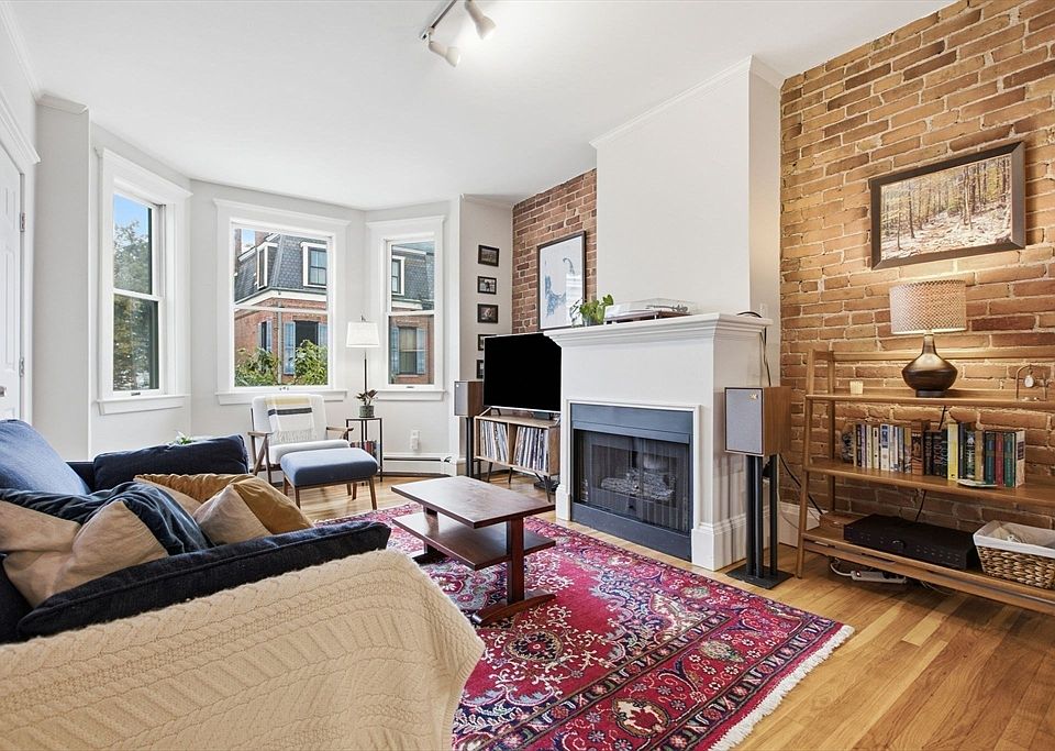 1st image of 298 Bunker Hill St #2