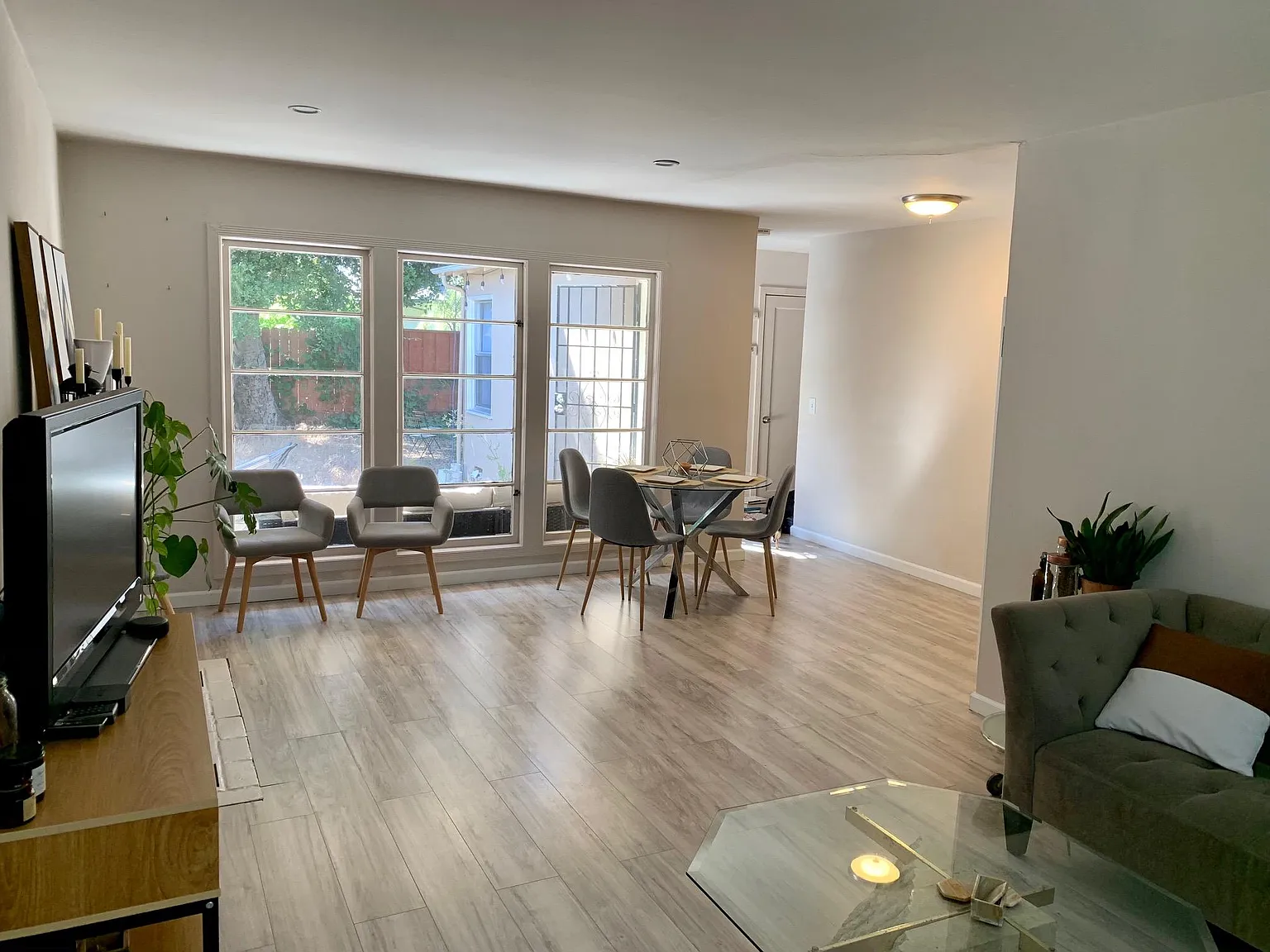 819 Marsh Road — Photo 4