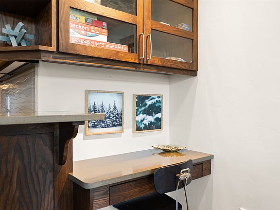 5th image of 154 Railway St #154