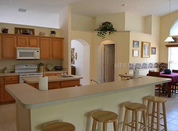 4th image of 9724 Bay Colony Dr