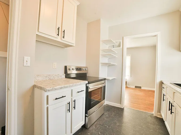 715 S West Ave — Photo 5